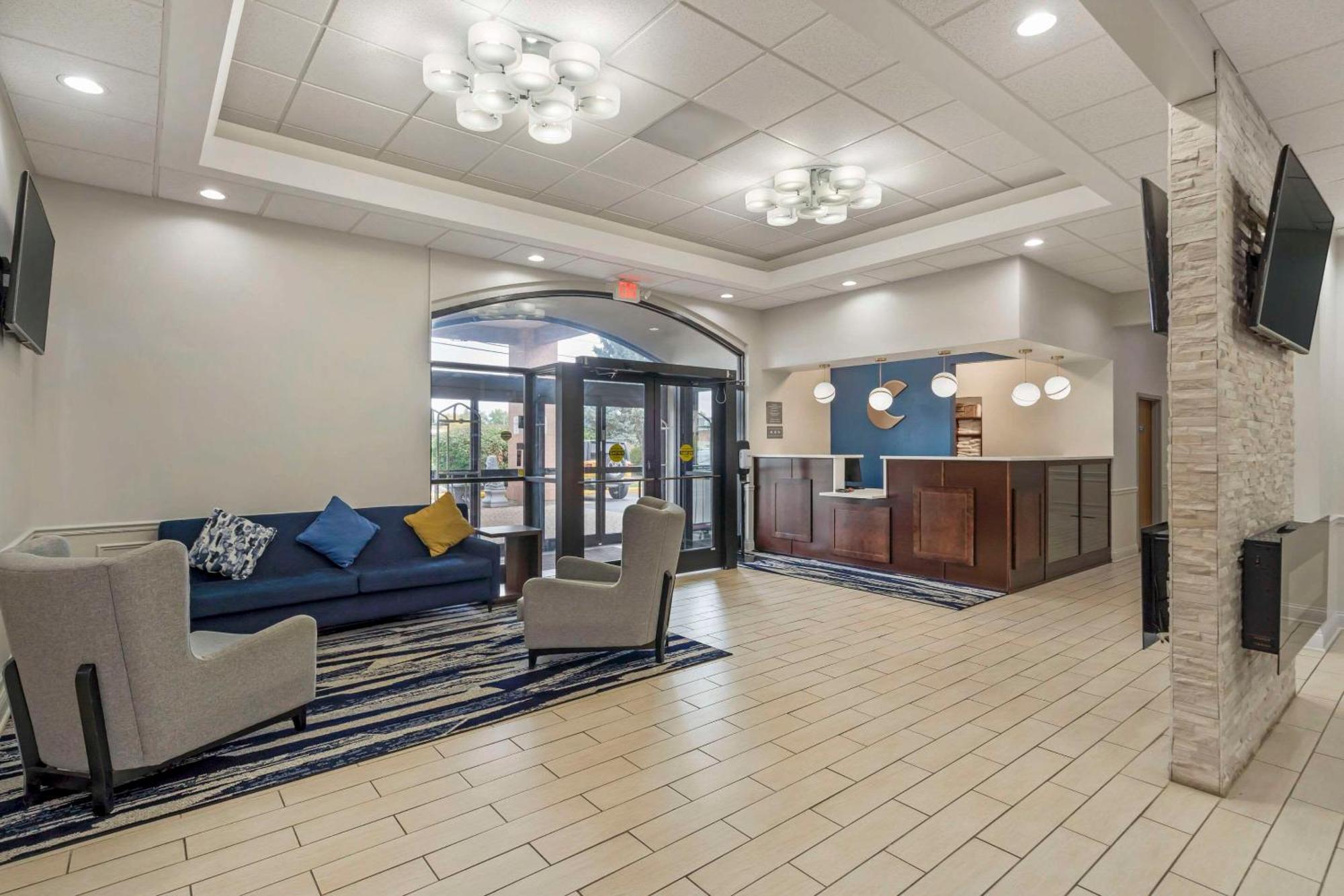 Baymont by Wyndham Mundelein Libertyville Area Exterior foto