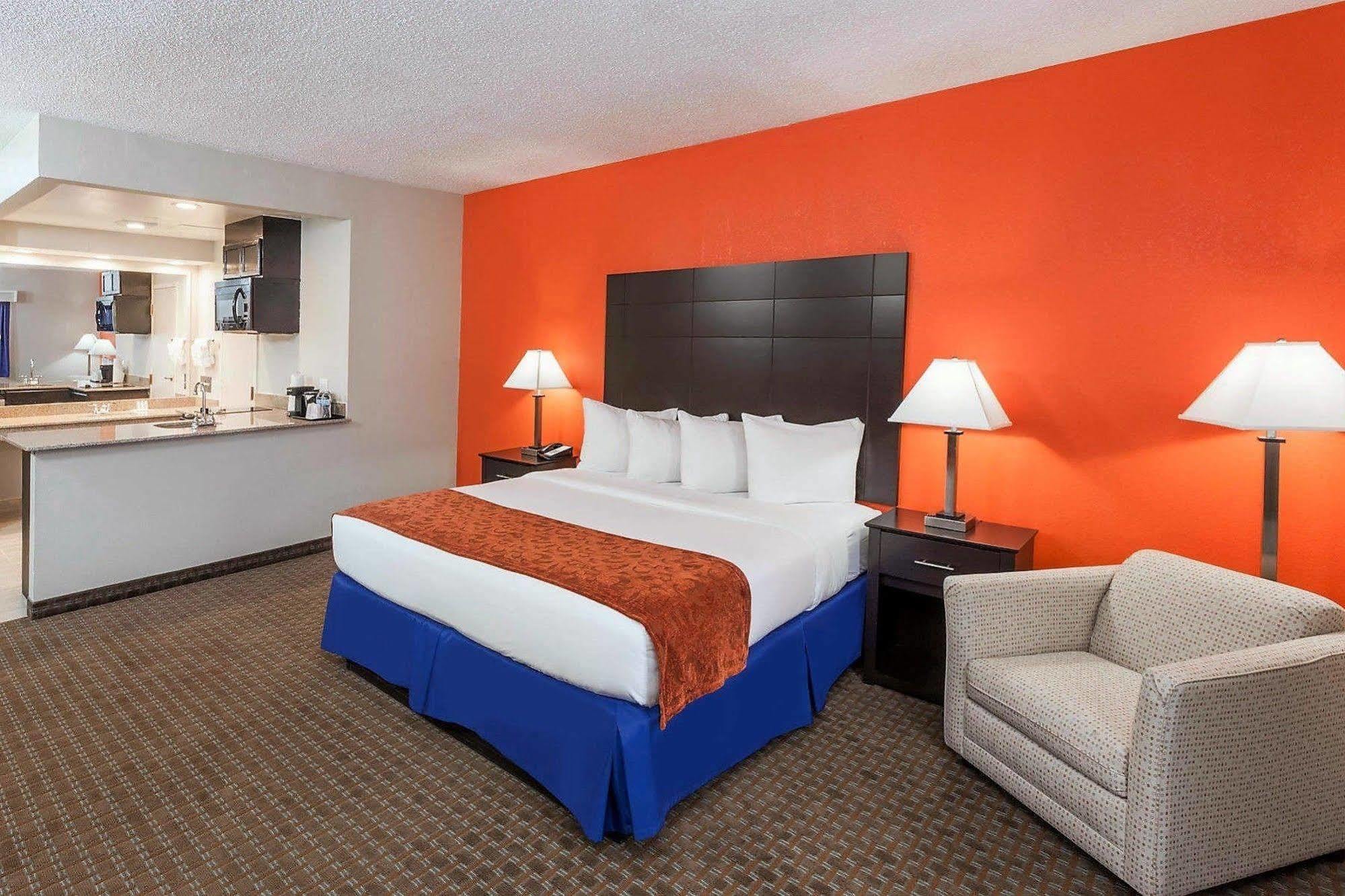 Baymont by Wyndham Mundelein Libertyville Area Exterior foto